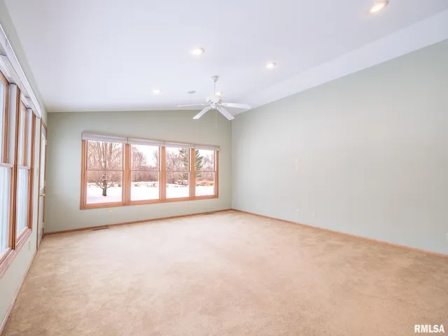 $525,000 | 1440 School Street, Washington, IL 61571