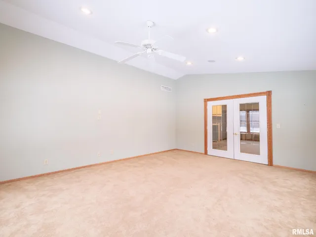 $525,000 | 1440 School Street, Washington, IL 61571