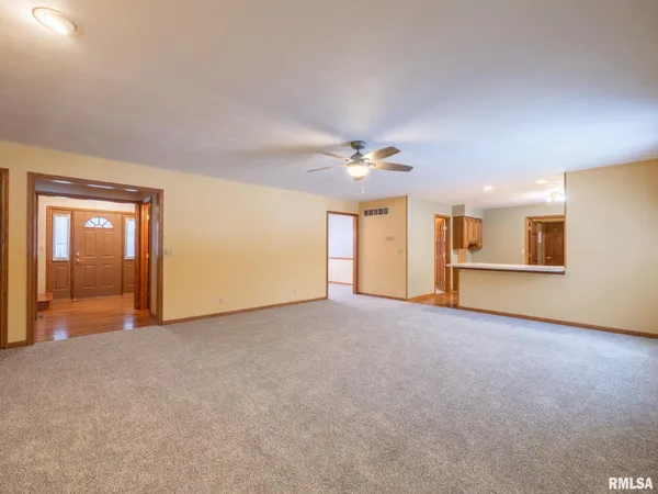 $499,900 | 1440 School Street, Washington, IL 61571