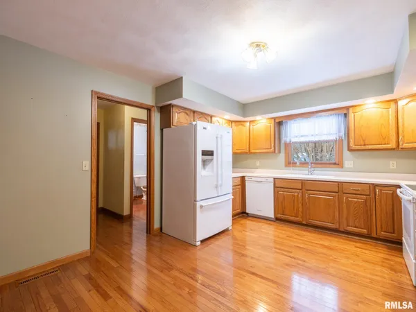 $499,900 | 1440 School Street, Washington, IL 61571