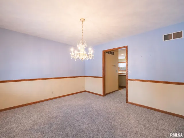 $525,000 | 1440 School Street, Washington, IL 61571