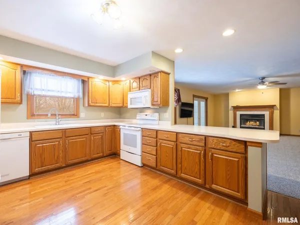 $499,900 | 1440 School Street, Washington, IL 61571