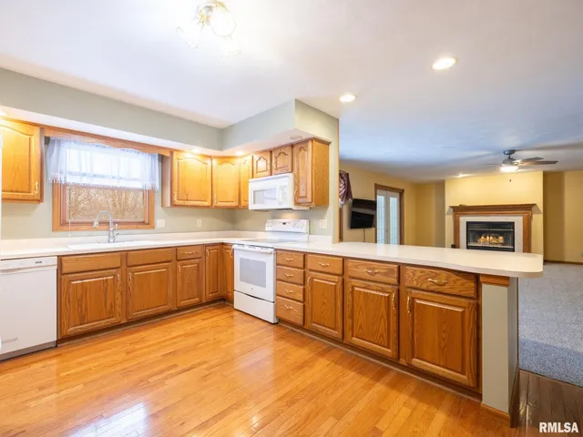 $525,000 | 1440 School Street, Washington, IL 61571