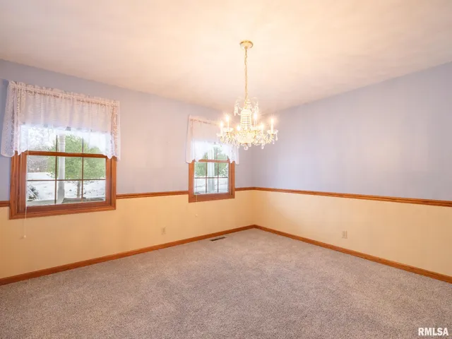 $525,000 | 1440 School Street, Washington, IL 61571