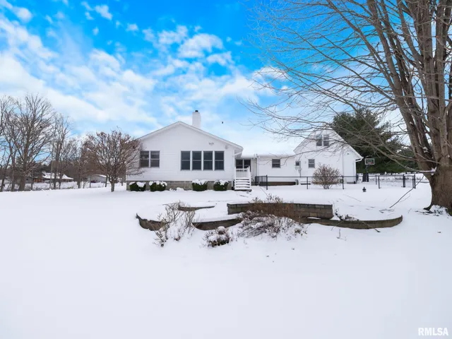 $525,000 | 1440 School Street, Washington, IL 61571