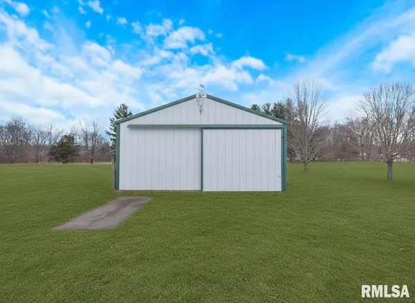 $499,900 | 1440 School Street, Washington, IL 61571