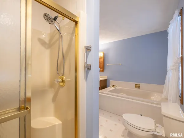 $499,900 | 1440 School Street, Washington, IL 61571