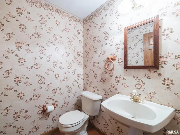 $499,900 | 1440 School Street, Washington, IL 61571