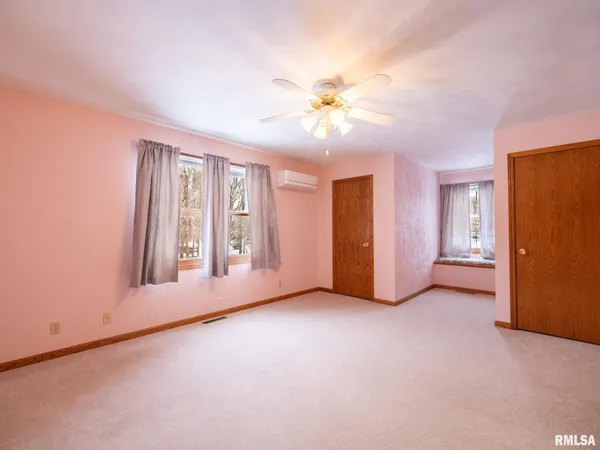 $499,900 | 1440 School Street, Washington, IL 61571