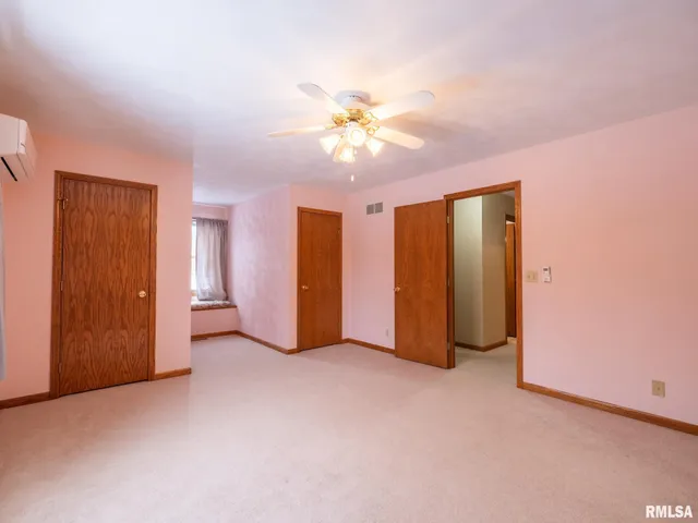 $525,000 | 1440 School Street, Washington, IL 61571