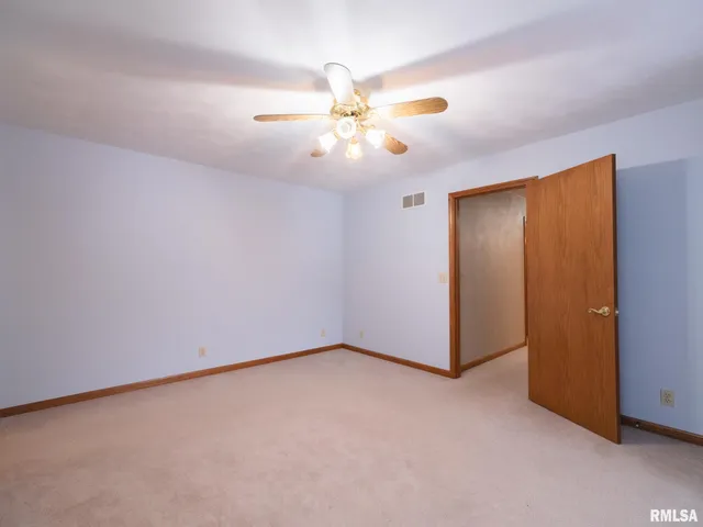 $525,000 | 1440 School Street, Washington, IL 61571