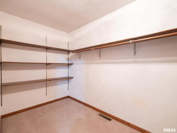 $499,900 | 1440 School Street, Washington, IL 61571