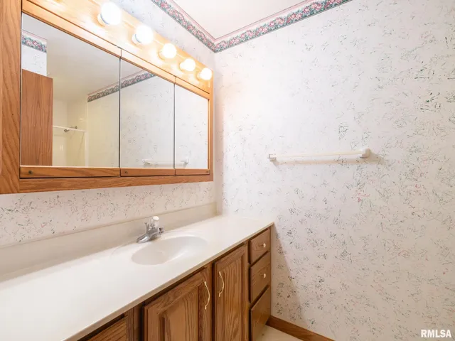 $525,000 | 1440 School Street, Washington, IL 61571