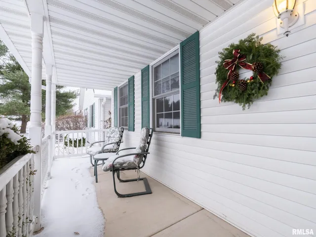 $525,000 | 1440 School Street, Washington, IL 61571