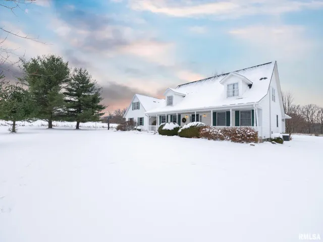 $525,000 | 1440 School Street, Washington, IL 61571