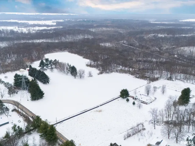 $525,000 | 1440 School Street, Washington, IL 61571