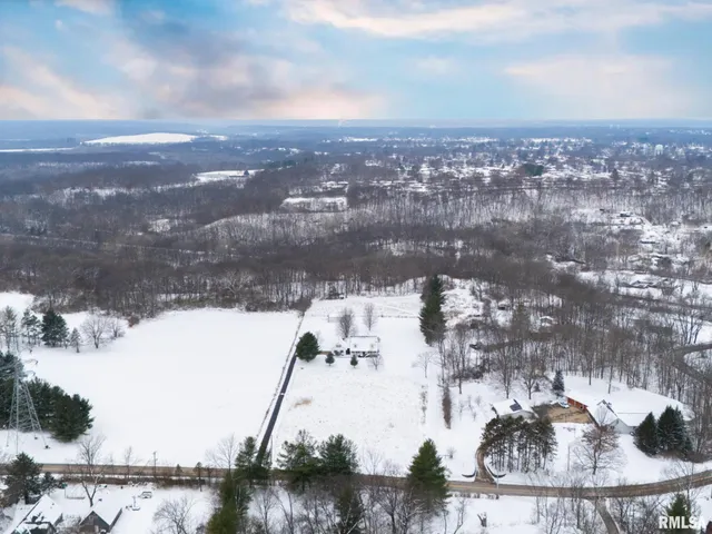 $525,000 | 1440 School Street, Washington, IL 61571