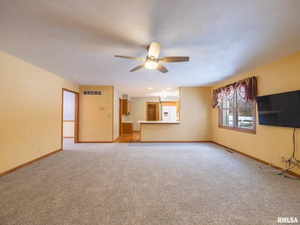 $499,900 | 1440 School Street, Washington, IL 61571