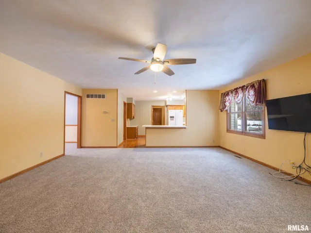 $525,000 | 1440 School Street, Washington, IL 61571