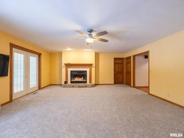 $499,900 | 1440 School Street, Washington, IL 61571