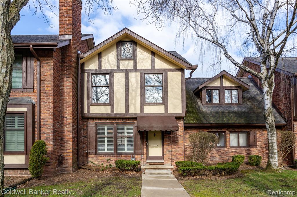 1792 Vernier Road Grosse Pointe Woods, MI 48236 - Photo 1 of 26