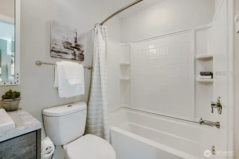 $964,000 | 6533 34th Avenue Southwest, Unit B, Seattle, WA 98126