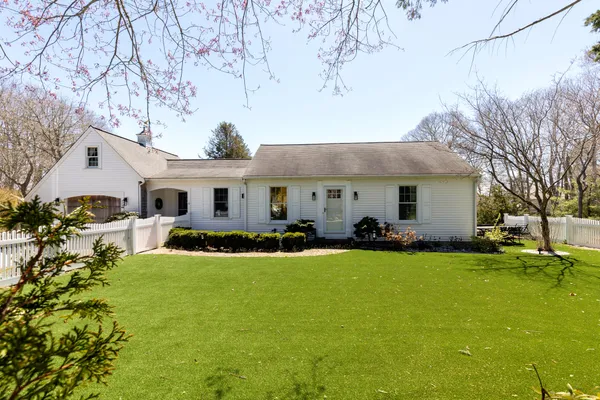 $1,200,000 | 6 Scottsdale Road, Centerville, MA 02632