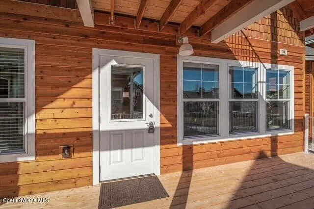 $710,000 | 34 Hitchcock Drive, Dover, ID 83825