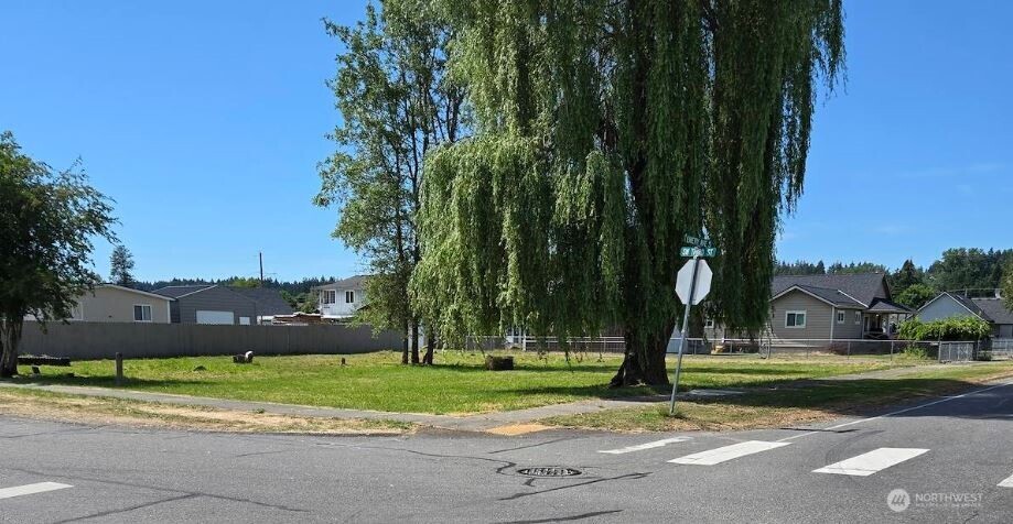 105 Southwest 3rd St Prairie South Prairie, WA 98385 - Photo 2 of 13