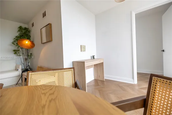 $2,600 | 1255 Collins Avenue, Unit 604, Miami Beach, FL 33139