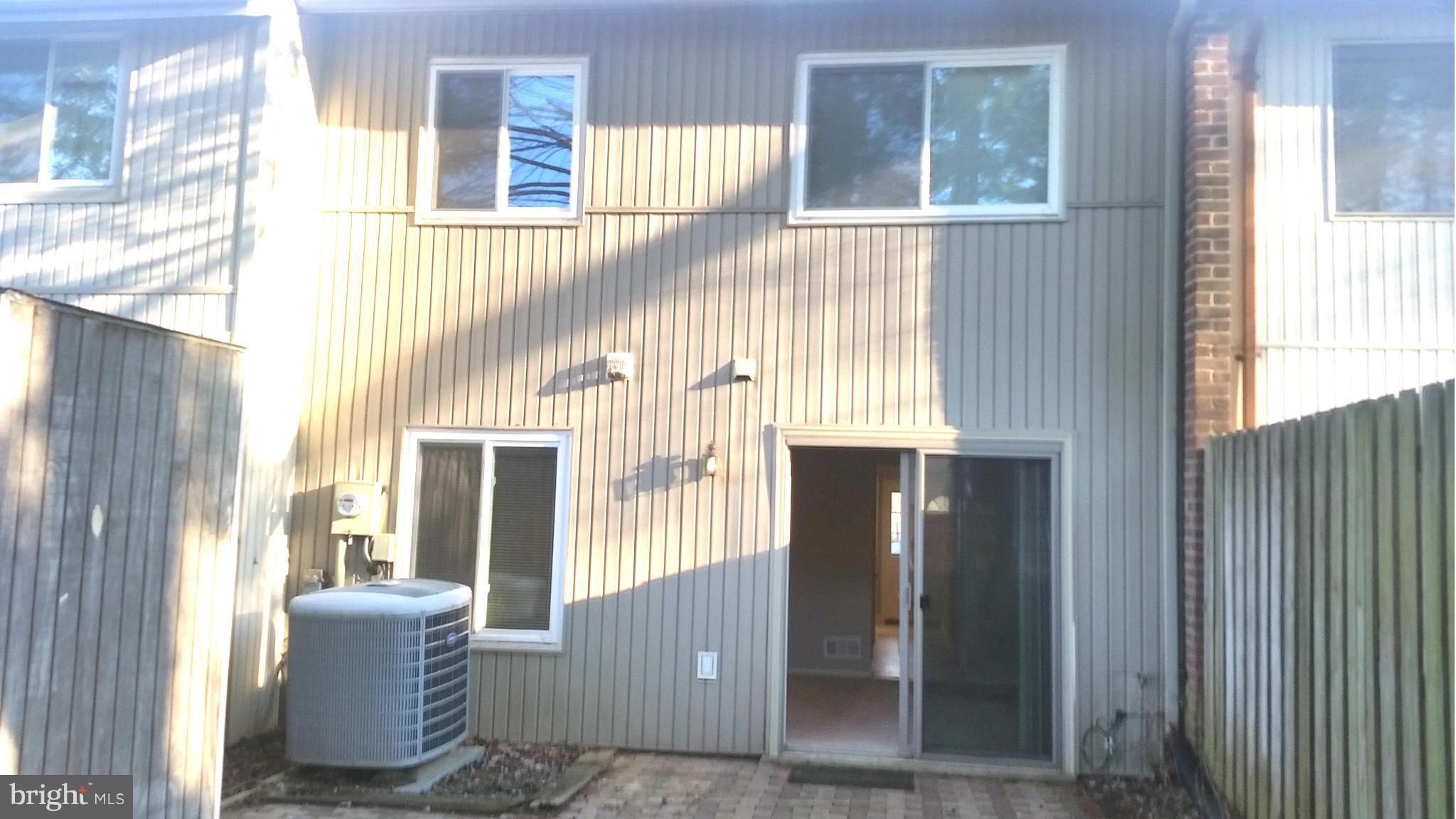 19310 Thomas Farm Road Gaithersburg, MD 20886 - Photo 12 of 20 Exterior (Rear)