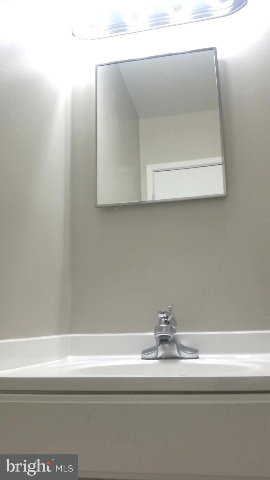 19310 Thomas Farm Road Gaithersburg, MD 20886 - Photo 19 of 20 Bath