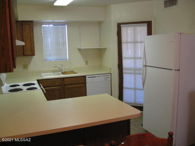 3690 North Country Club Road, Unit 1025 Tucson, AZ 85716 - Photo 7 of 20