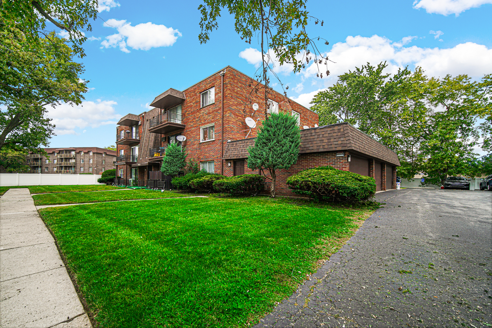 903 Elder Road, Unit 7 Homewood, IL 60430 - Photo 3 of 23