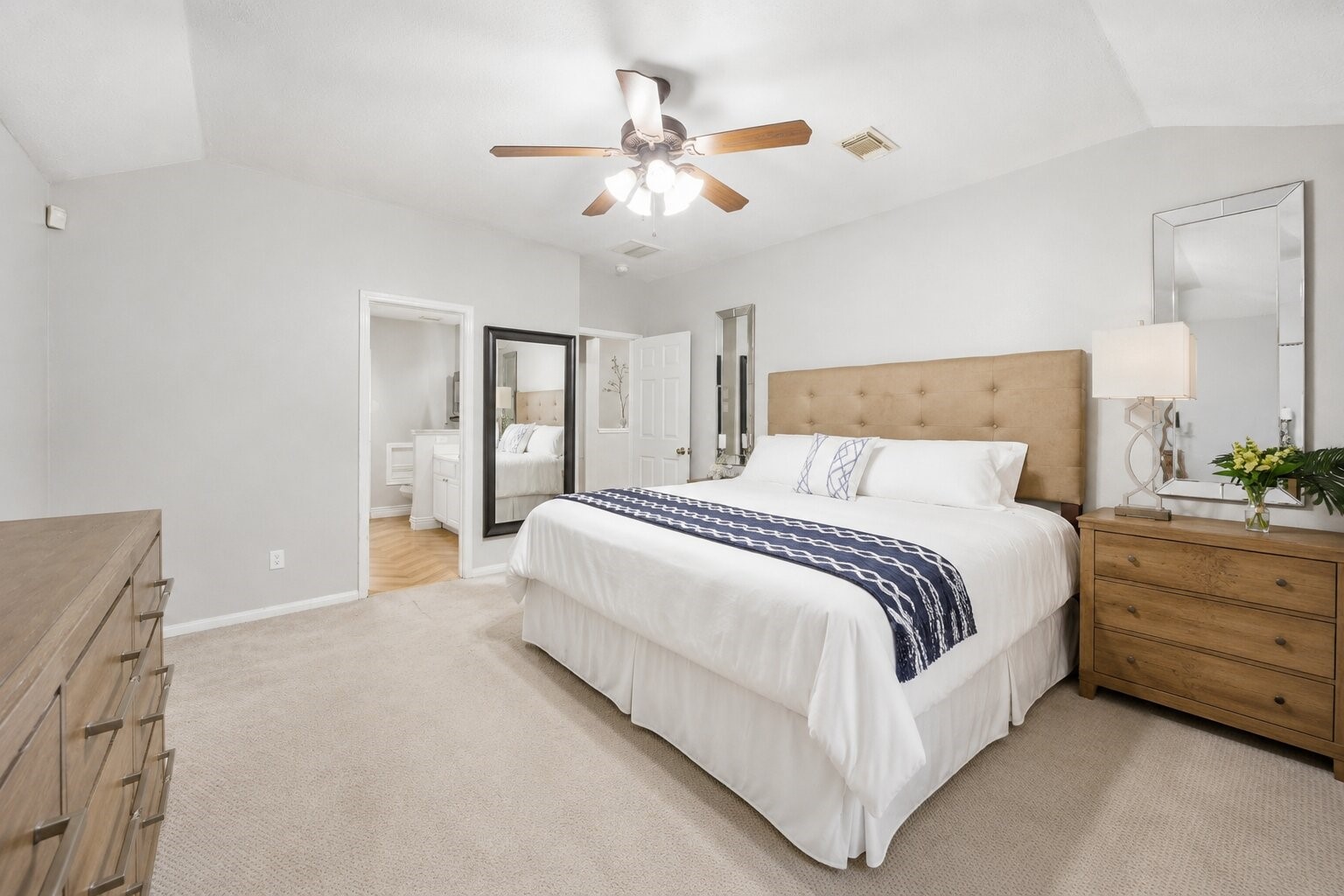 39 Steep Trail Place Conroe, TX 77385 - Photo 12 of 23 Primary bedroom