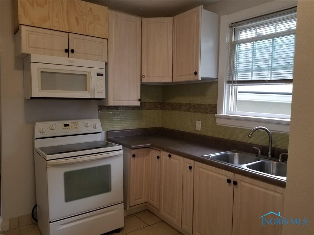 1317 Pingree Road Toledo, OH 43612 - Photo 14 of 24 Gallery Image 14