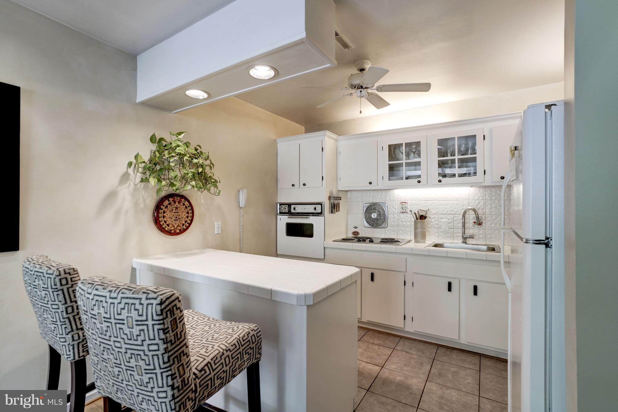 11569 Maple Ridge Road Reston, VA 20190 - Photo 8 of 30 Kitchen