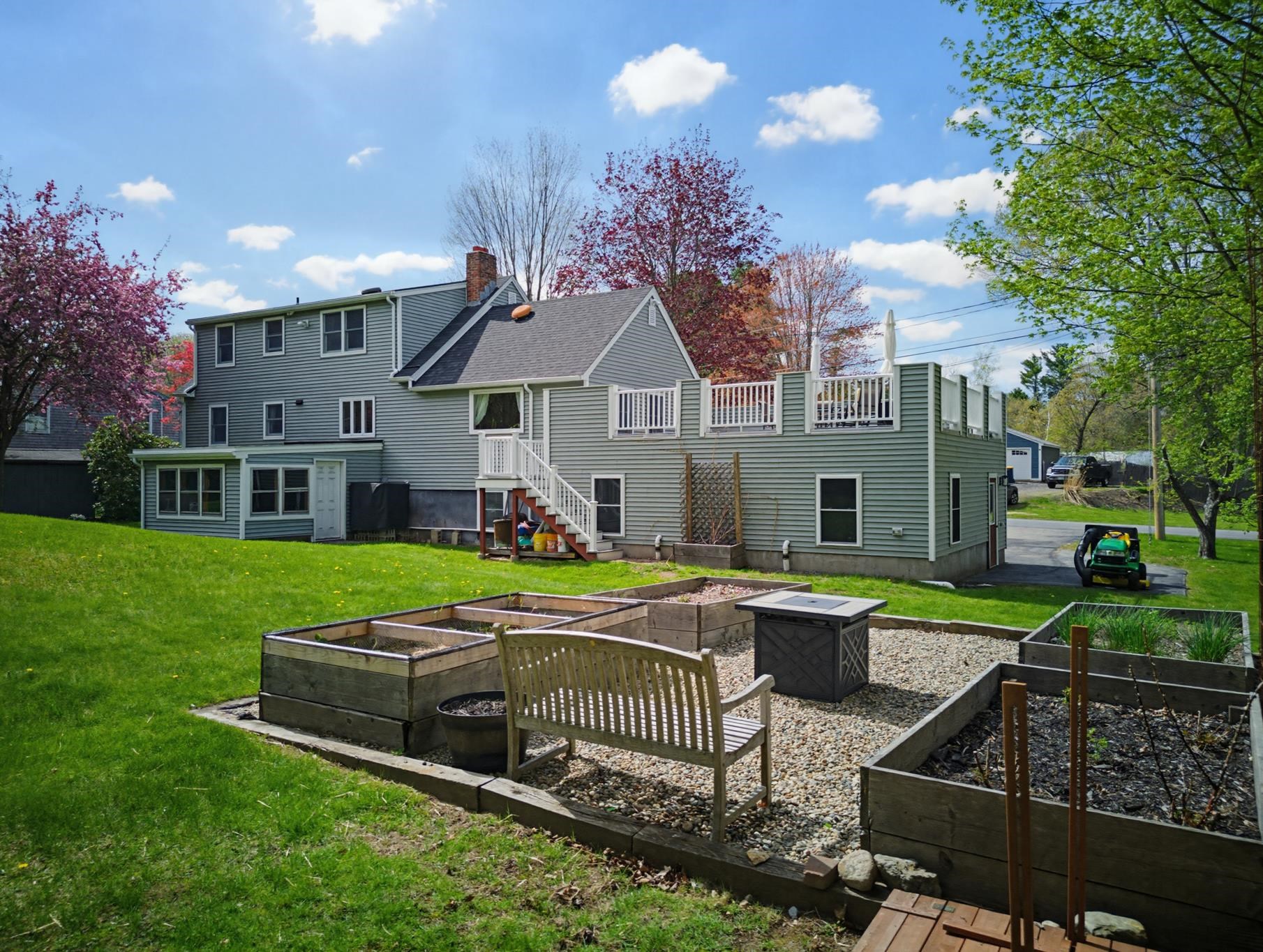 9 Springview Terrace Plaistow, NH 03865 - Photo 4 of 54