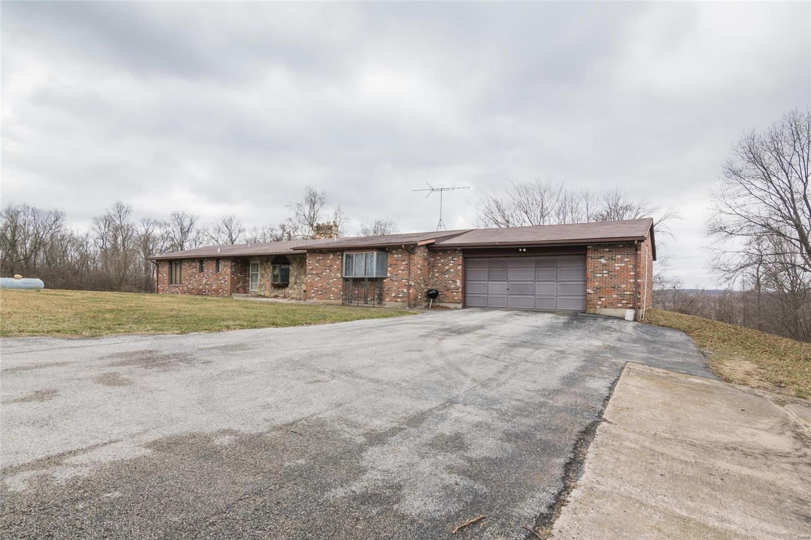 4109 Airport Road Godfrey, IL 62035 - Photo 5 of 11