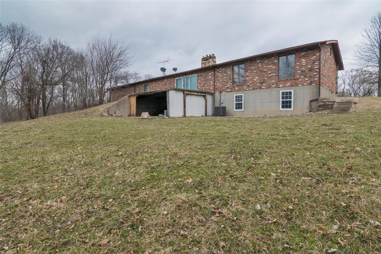 4109 Airport Road Godfrey, IL 62035 - Photo 10 of 11