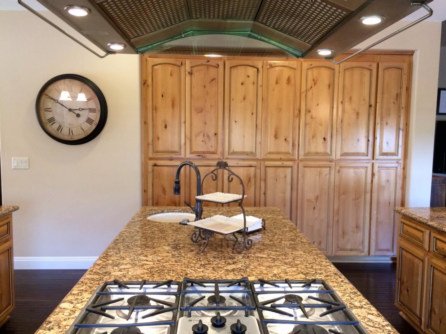 5692 Mesa Road Gilroy, CA 95020 - Photo 11 of 39 Gallery Image 11