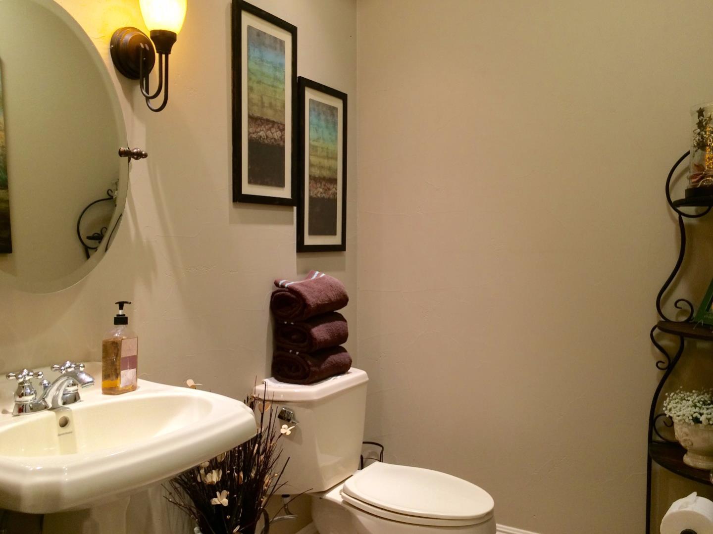 5692 Mesa Road Gilroy, CA 95020 - Photo 32 of 39 Gallery Image 32