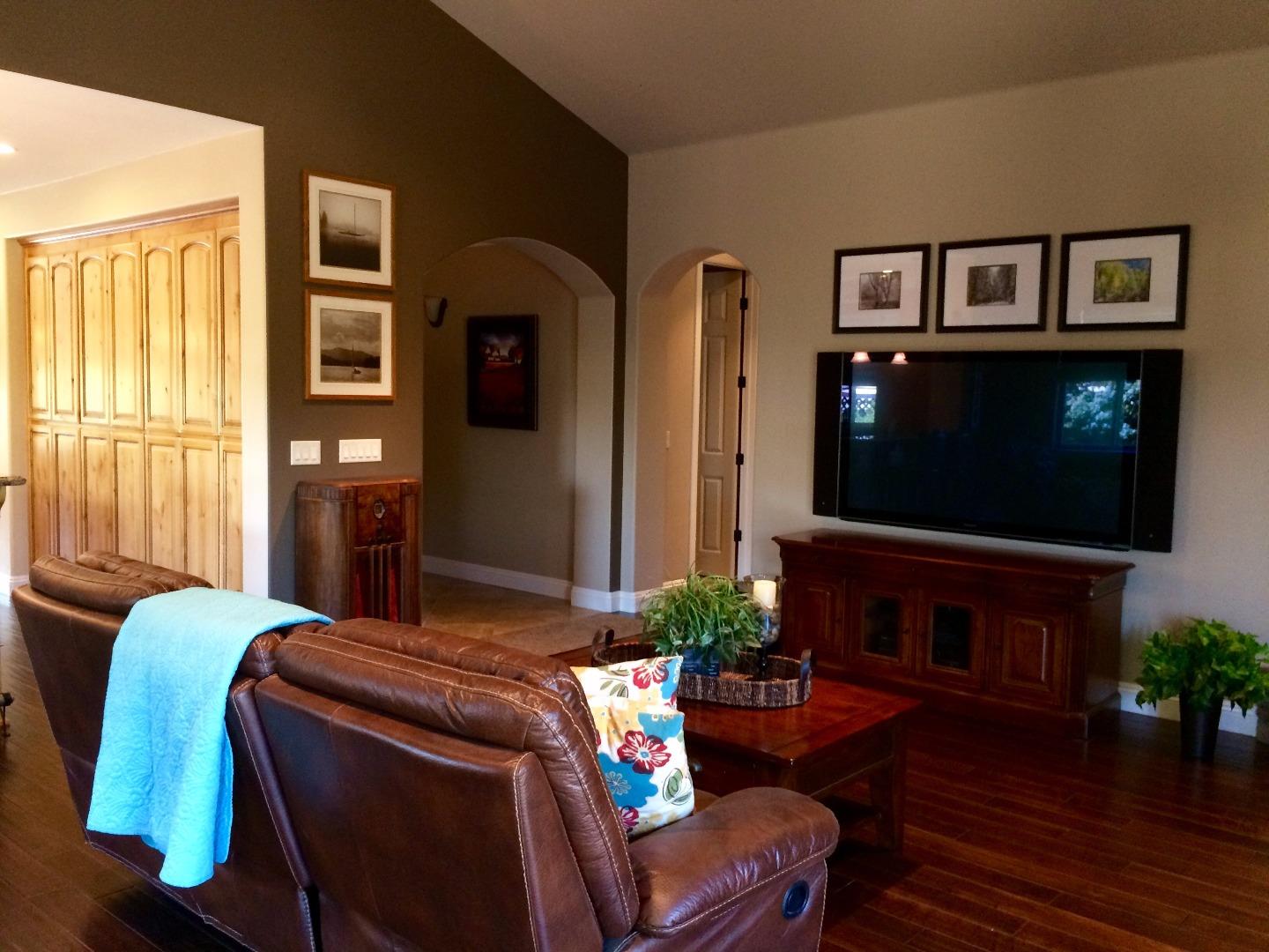 5692 Mesa Road Gilroy, CA 95020 - Photo 8 of 39 Gallery Image 8