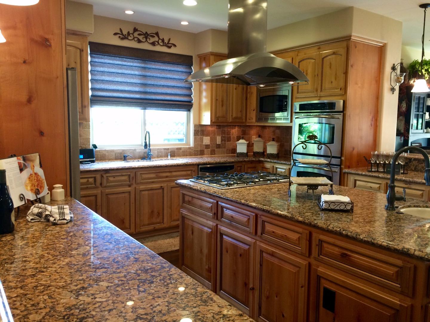 5692 Mesa Road Gilroy, CA 95020 - Photo 10 of 39 Gallery Image 10