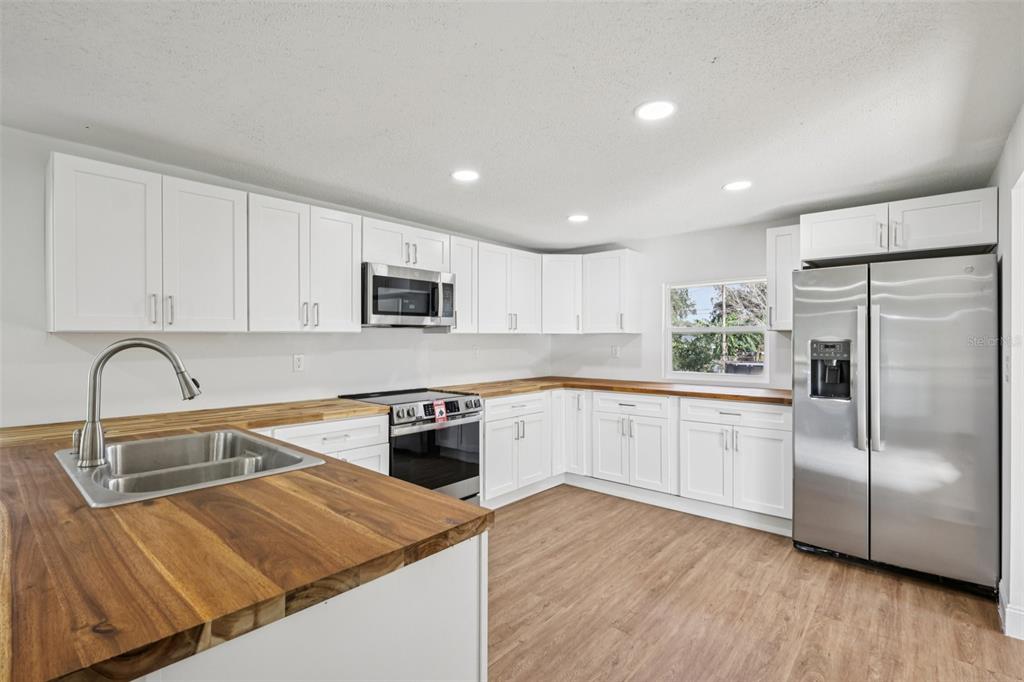 1427 Combee Lane Lakeland, FL 33801 - Photo 12 of 33