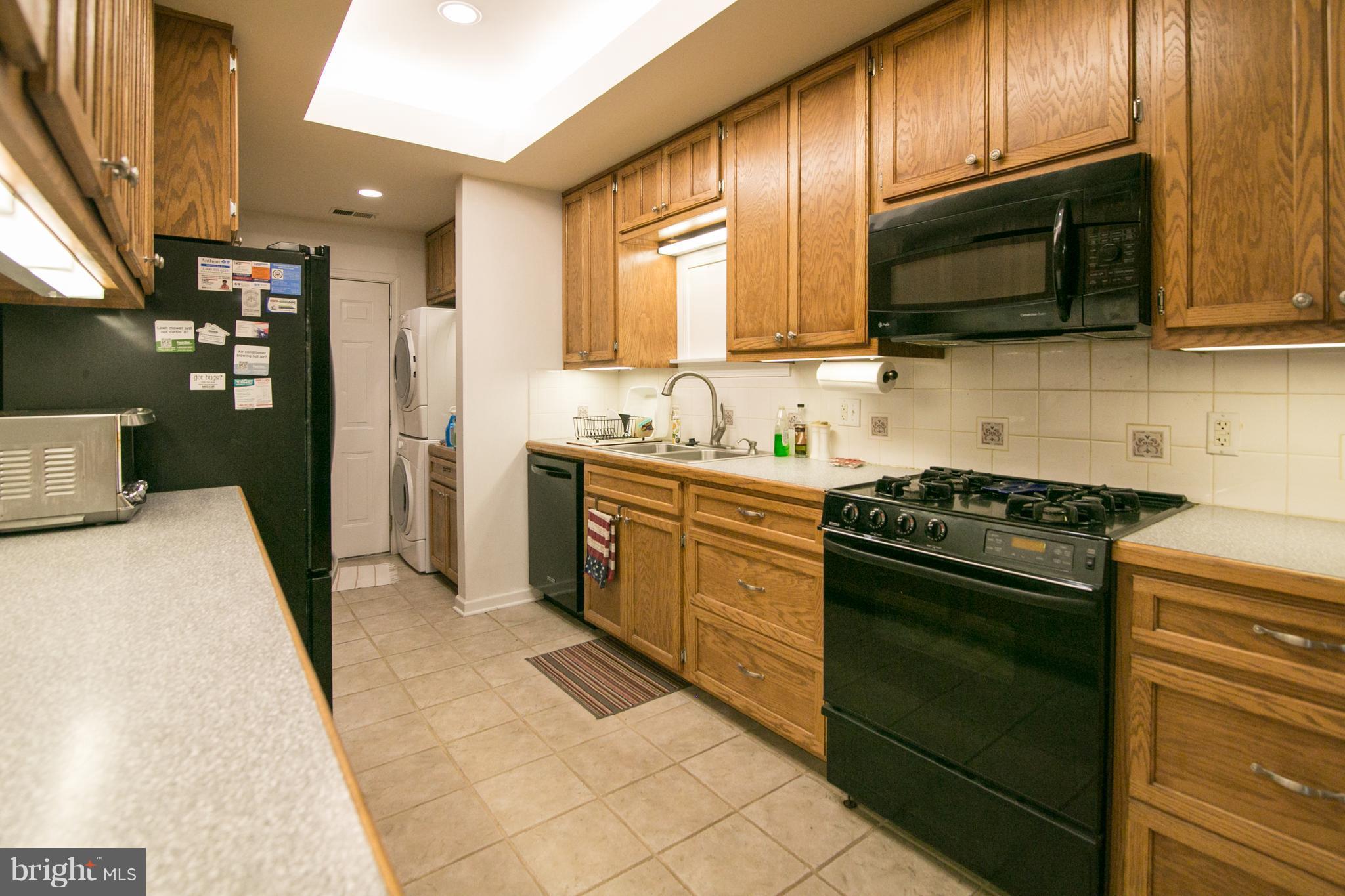 1311 Columbia Road Woodbridge, VA 22191 - Photo 16 of 30 Kitchen