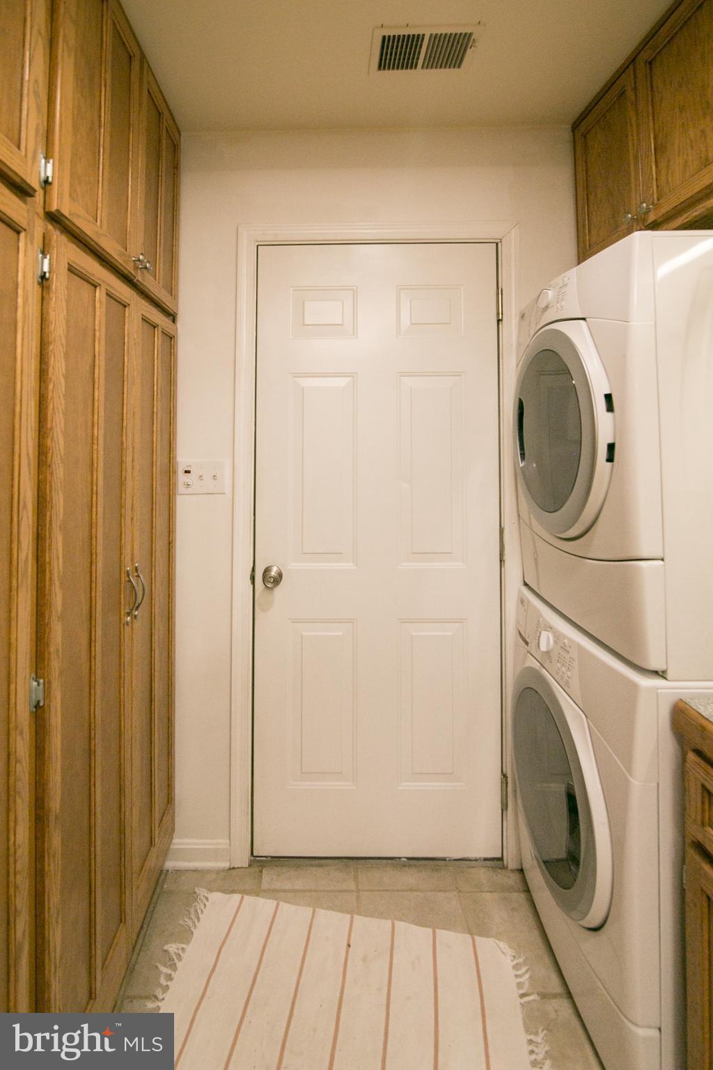 1311 Columbia Road Woodbridge, VA 22191 - Photo 19 of 30 Butler Pantry/ Laundry