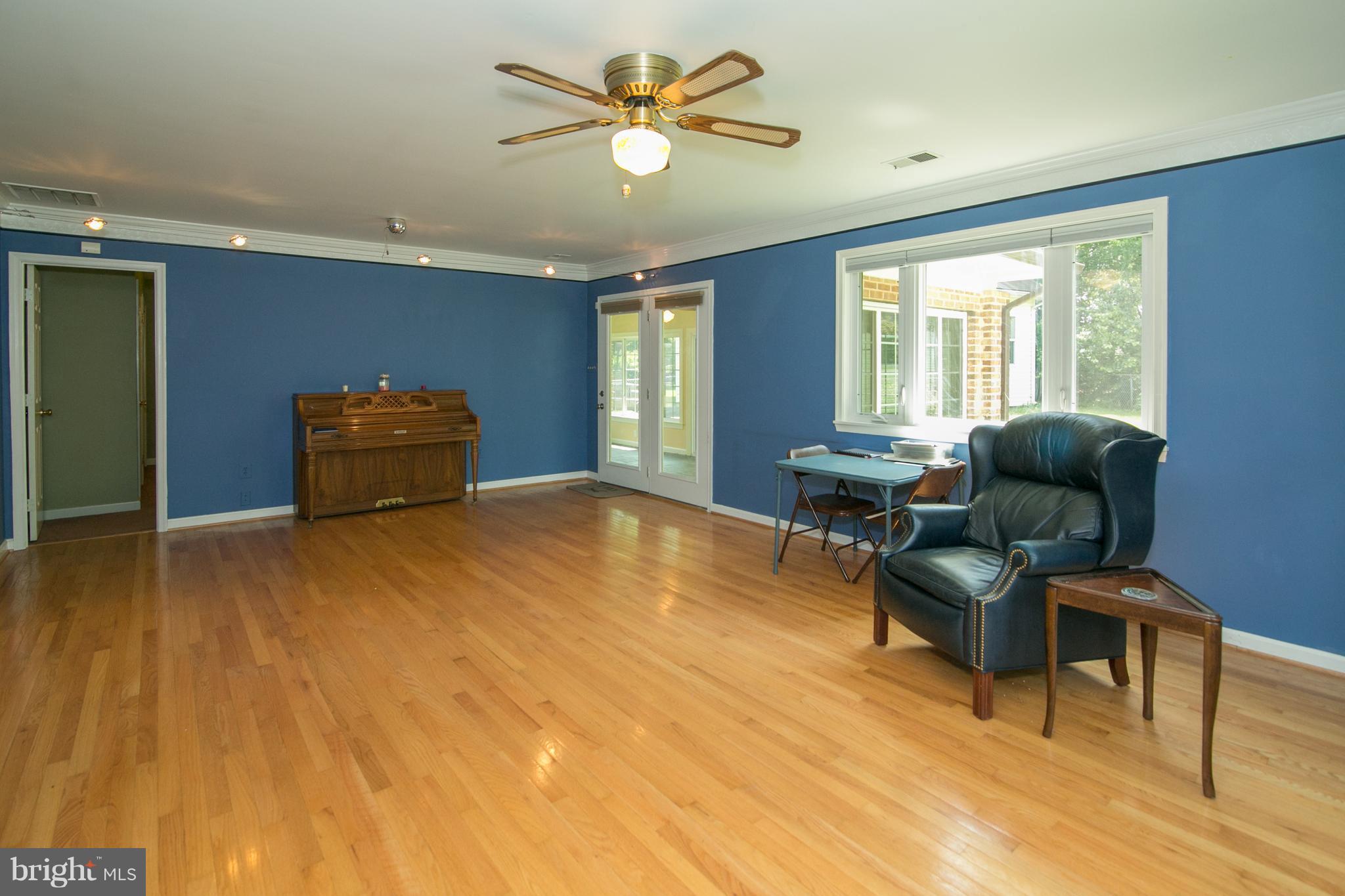 1311 Columbia Road Woodbridge, VA 22191 - Photo 21 of 30 Family Room