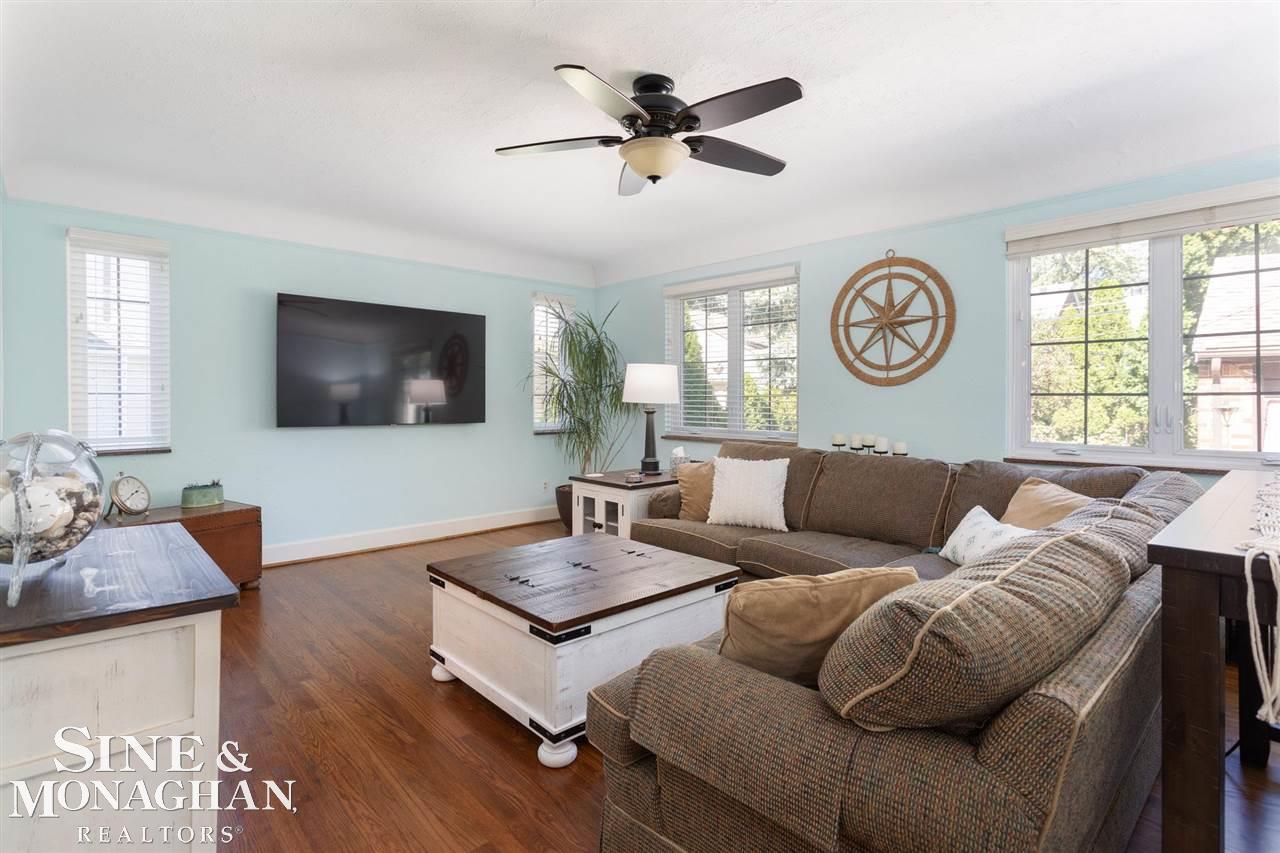 274 Moran Road Grosse Pointe, MI 48236 - Photo 14 of 44 50059922-13.JPG