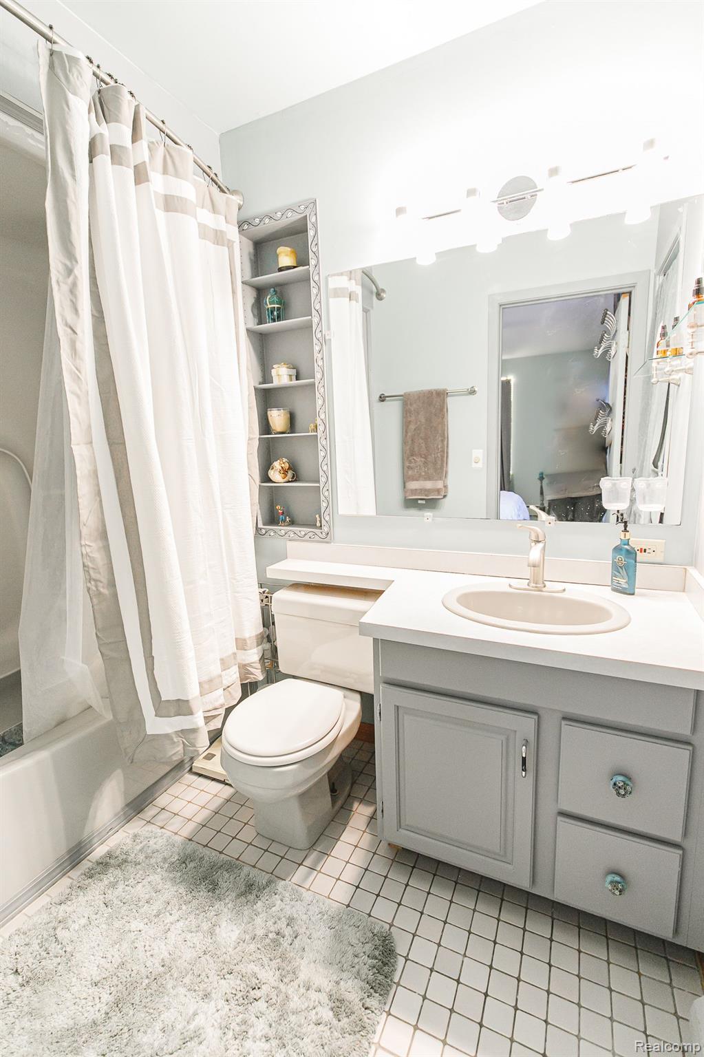 2185 Fortress Road Waterford, MI 48329 - Photo 36 of 49 Gallery Image 36